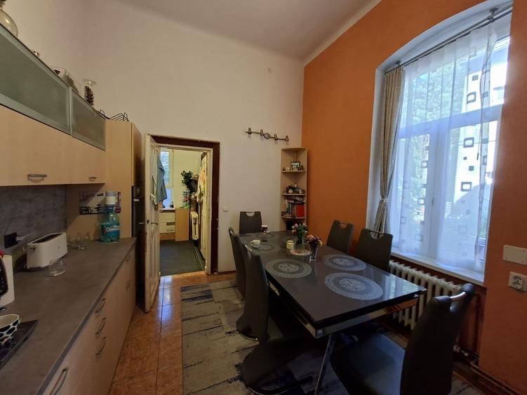 Apartament cu 4 camere circular, mobilat în P-ța Maria