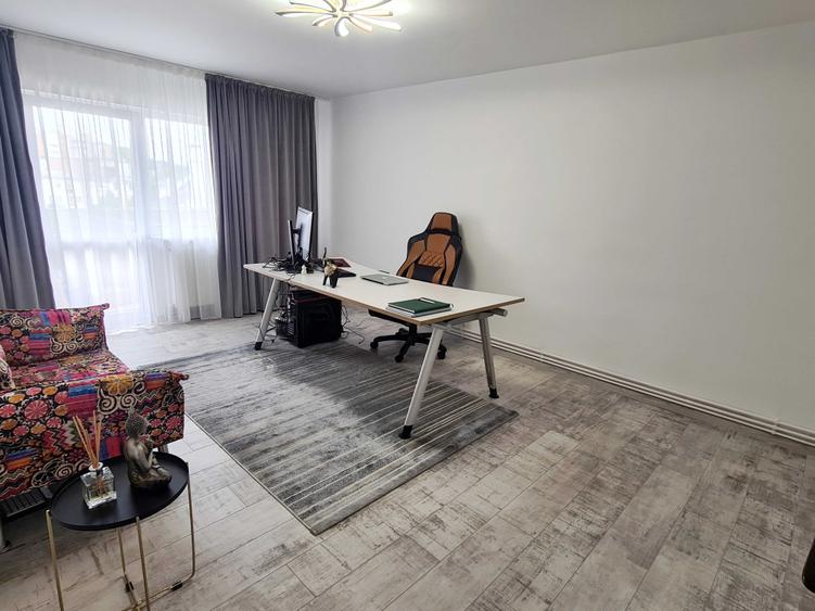 Apartament cu 3 camere decomandat în Ultracentral