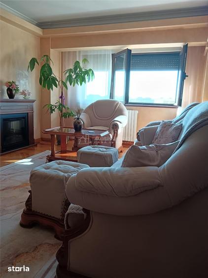 Apartament cu 4 camere, mobilat în Decebal