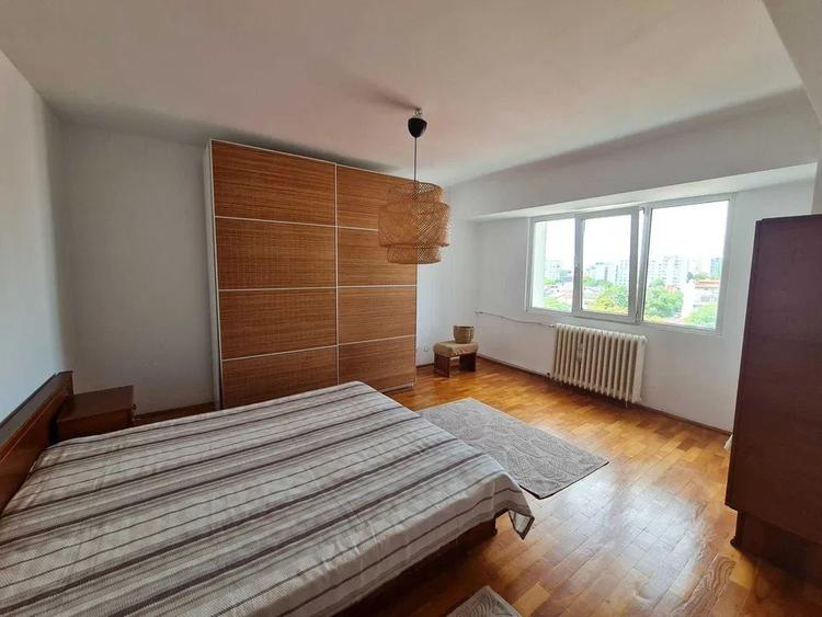 Apartament cu 2 camere semidecomandat, mobilat în Victoriei