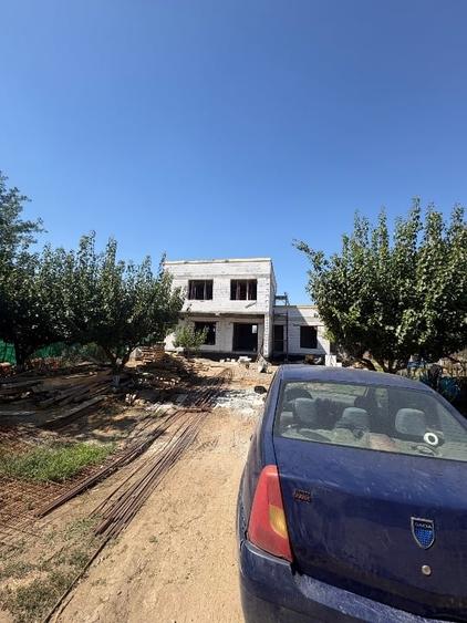 Casă individuală cu 4 camere cu Canalizare în Costi