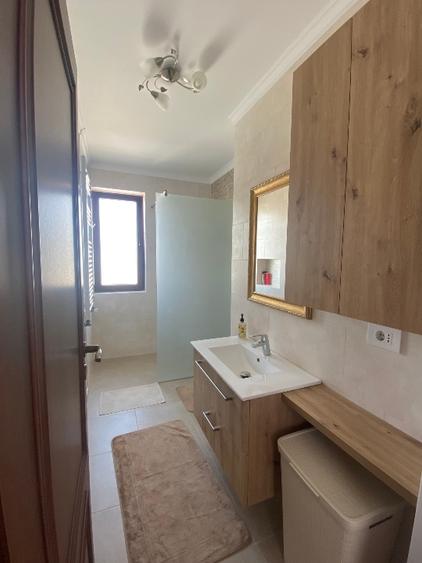 Duplex cu 6 camere cu Canalizare în Afumați