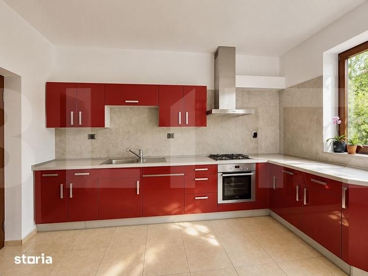Casă cu 5 camere cu Teren 987 Mp în Aradului