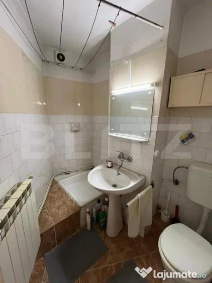 Apartament cu 5 camere decomandat în Semicentral