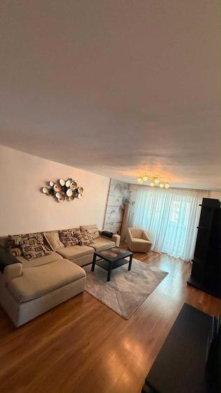 Apartament cu 3 camere decomandat în Radu Negru