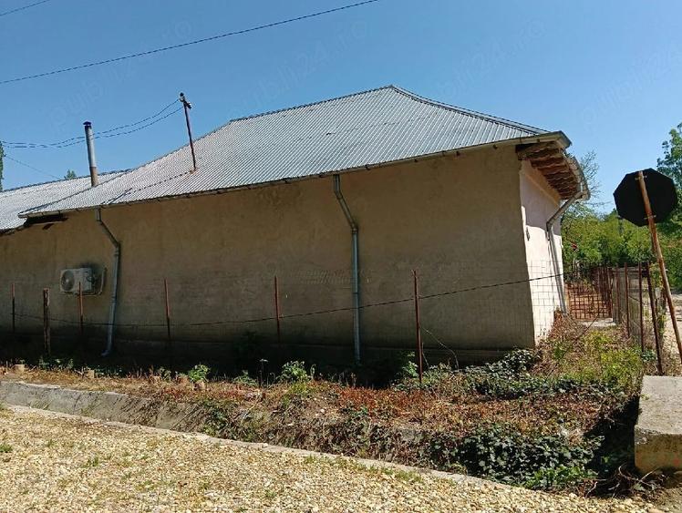 Casă cu Teren 1100 Mp în Ștorobăneasa