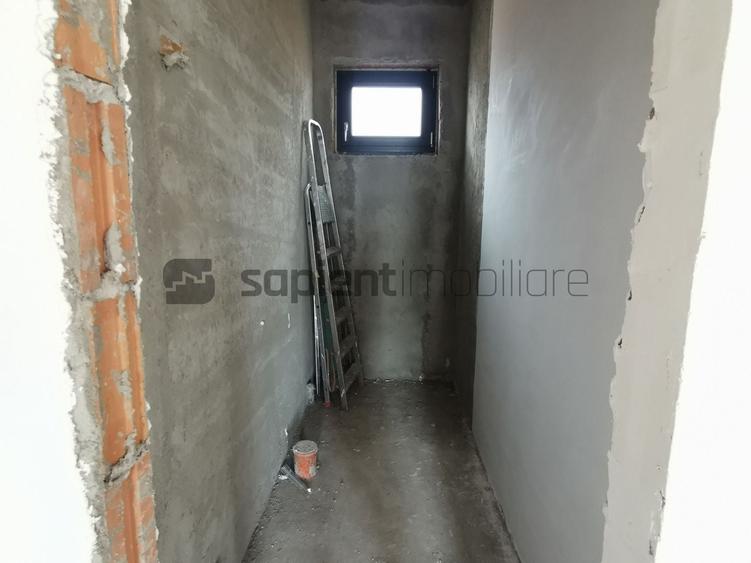 Casă individuală cu 4 camere cu Canalizare în Cihei