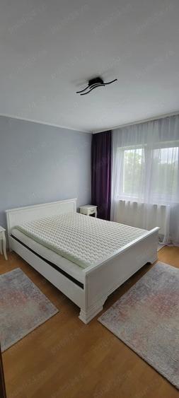 Apartament cu 3 camere decomandat în Nufărul