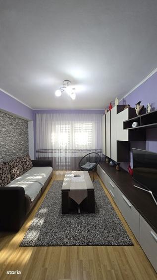 Apartament cu 2 camere decomandat în Vitrometan