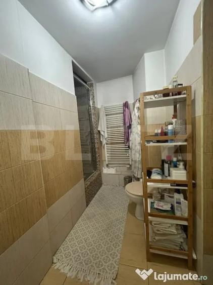 Apartament cu 5 camere decomandat în Central