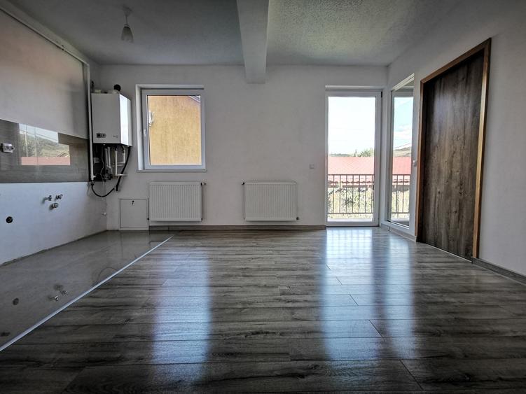 Apartament cu 2 camere decomandat în Florești