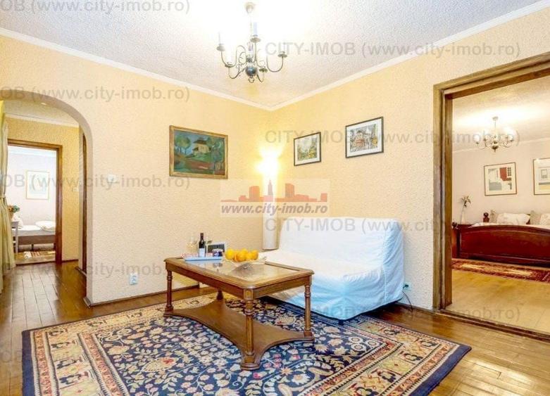 Casă individuală cu 8 camere decomandat cu Canalizare în Ghermănești