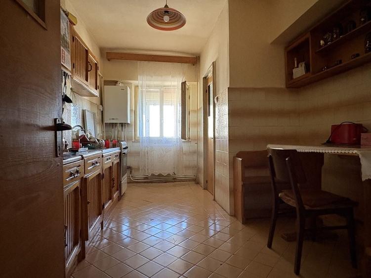 Apartament cu 4 camere decomandat în Ultracentral