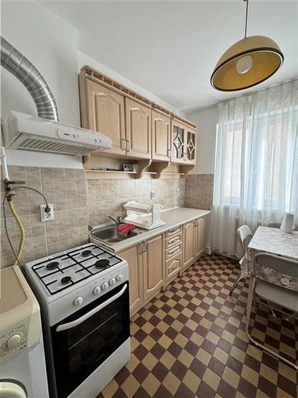 Apartament cu 3 camere decomandat în Kogălniceanu