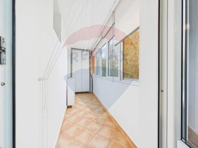 Apartament cu 2 camere semidecomandat, mobilat în Titan