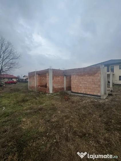 Casă cu 5 camere cu Teren 800 Mp în Tăuții-Măgherăuș