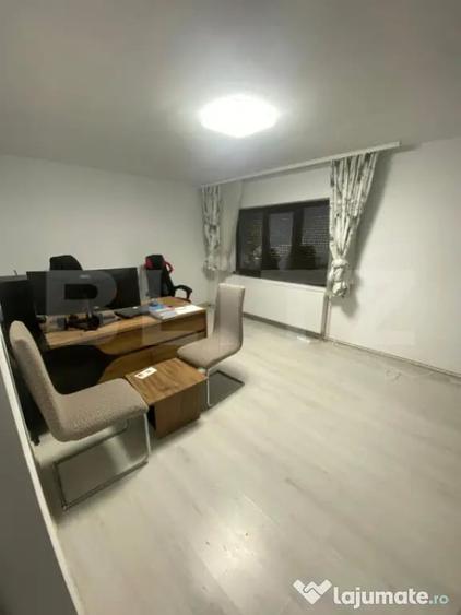 Apartament cu 5 camere decomandat în Micro 3