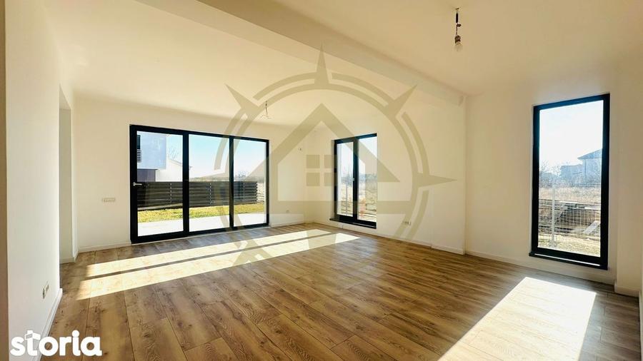 Casă cu 5 camere cu Teren 500 Mp în Corbeanca