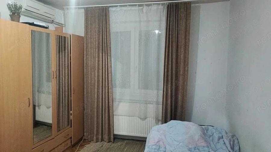 Apartament cu 4 camere semidecomandat în Complex Studențesc