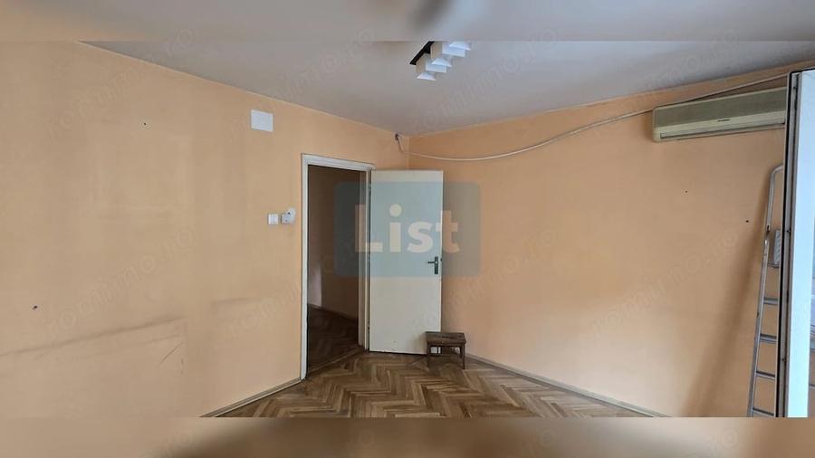 Apartament cu 4 camere decomandat în Punctele Cardinale
