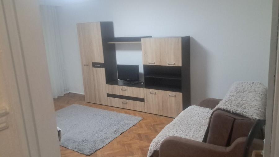 Apartament cu 2 camere decomandat în Nicolina