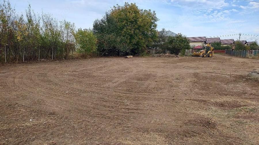 Teren de 3600 mp, în Ciurbești