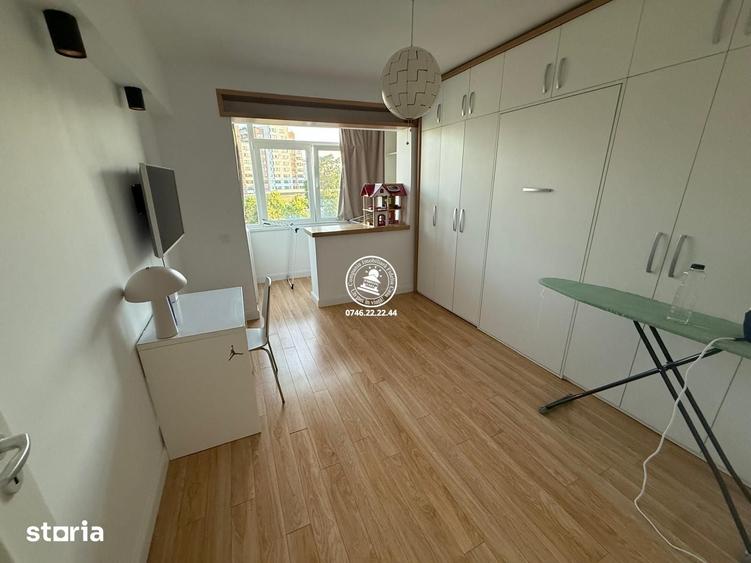 Apartament cu 4 camere semidecomandat în Tătărași
