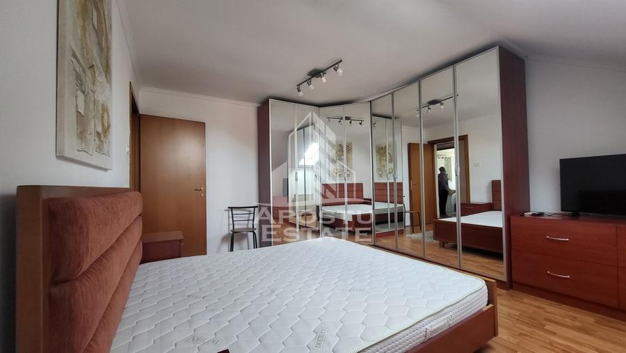 Apartament cu 3 camere decomandat, mobilat în Dumbrăvița