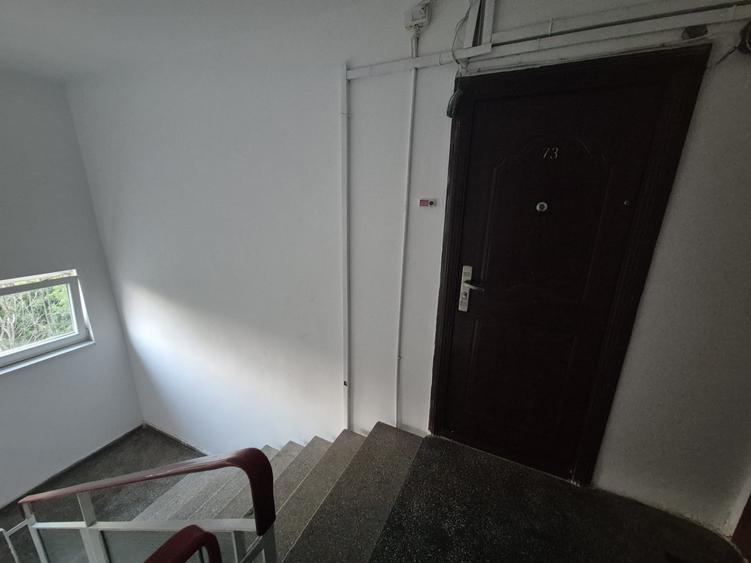 Apartament cu 3 camere semidecomandat în 1 Decembrie 1918