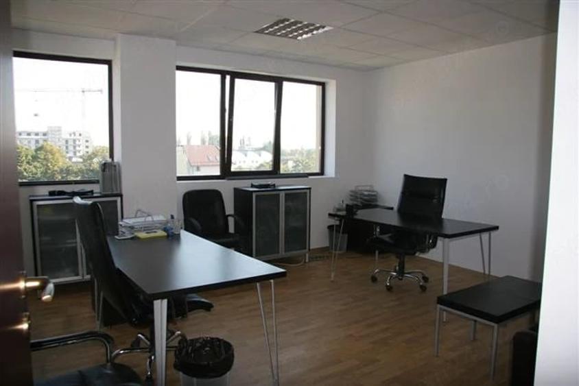 Spațiu comercial, de 900 mp, în Domenii