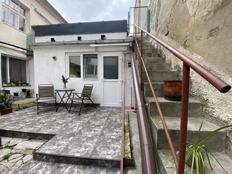 Apartament cu 2 camere semidecomandat, mobilat în Ultracentral