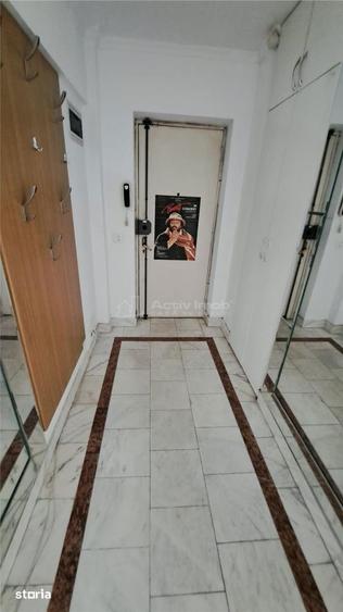 Apartament cu 3 camere, mobilat în Decebal