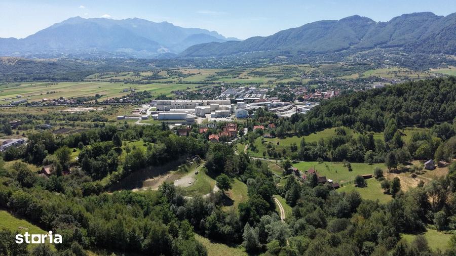 Teren de 2200 mp, în Central