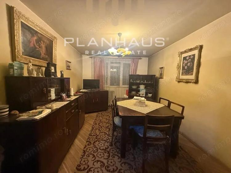 Apartament cu 4 camere decomandat în Central