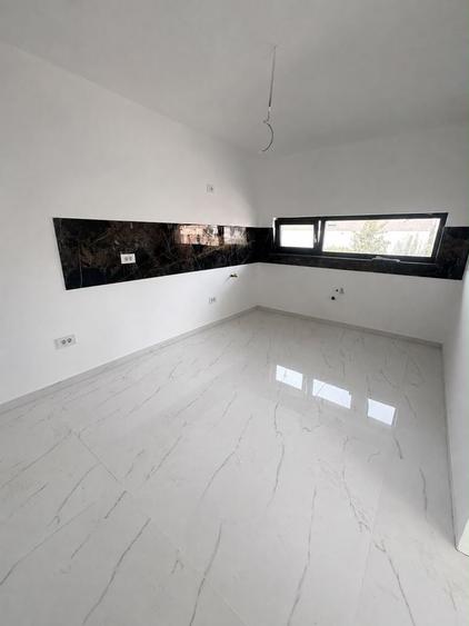 Casă cu 4 camere în Valea Lupului