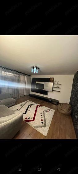 Apartament cu 3 camere decomandat în Hipodrom
