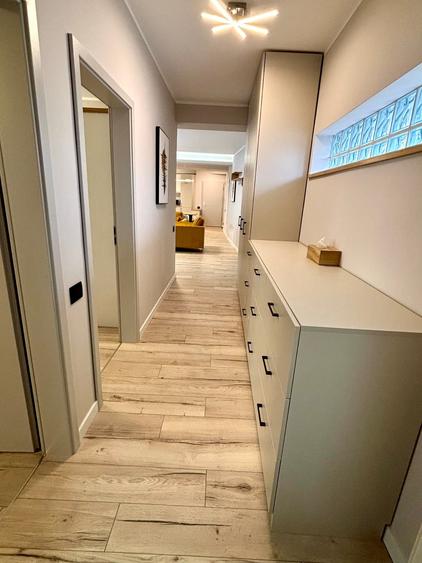 Apartament cu 3 camere decomandat în P-ța Romană