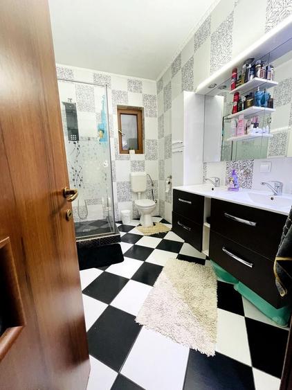 Casă cu 4 camere cu Canalizare în Paleu