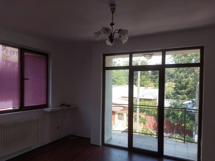 Casă individuală cu 5 camere cu Teren 120 Mp în Bucureștii Noi