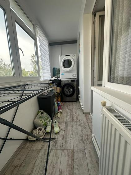 Apartament cu 3 camere semidecomandat, mobilat în Hipodrom