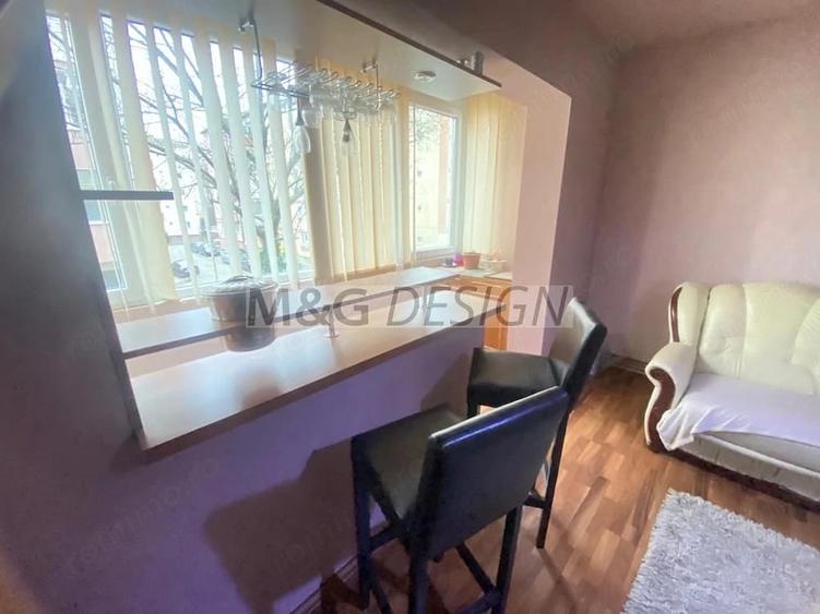 Apartament cu 4 camere decomandat în Complex Studențesc