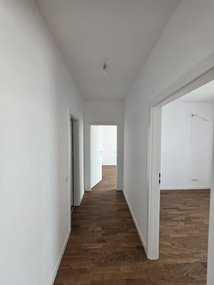 Apartament cu 3 camere decomandat în Băneasa