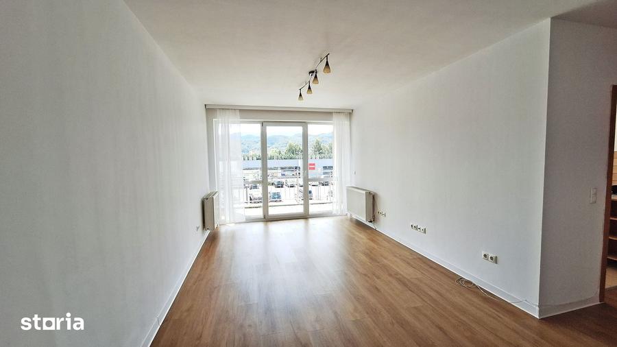 Apartament cu 3 camere decomandat în Bartolomeu