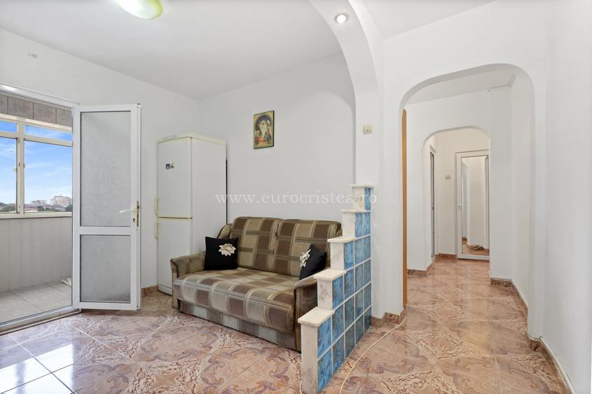 Apartament cu 3 camere decomandat în Central