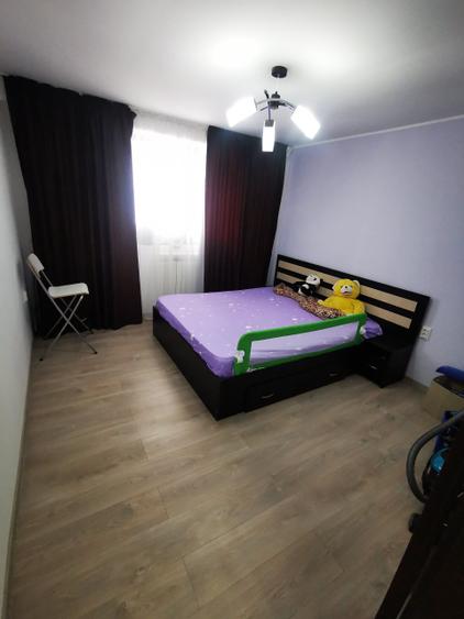 Apartament cu 3 camere decomandat în Aeroport