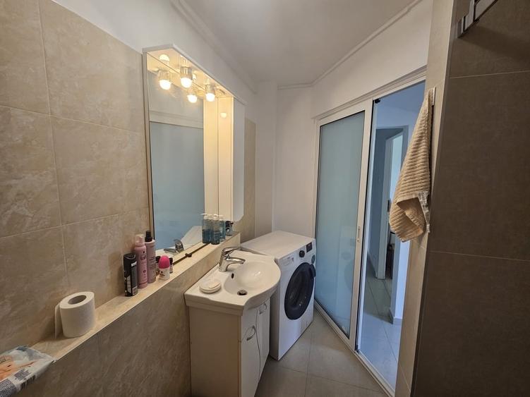 Apartament cu 4 camere decomandat în Berceni