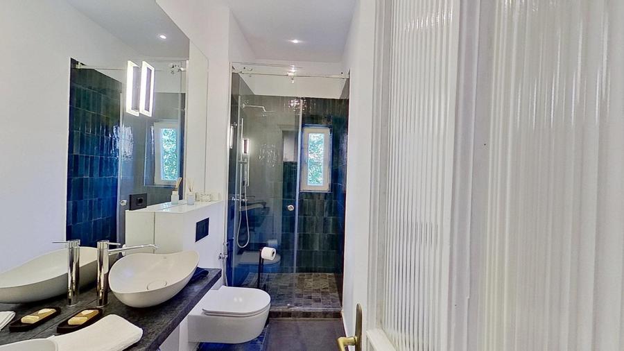 Apartament cu 5 camere decomandat, mobilat în Arcul de Triumf