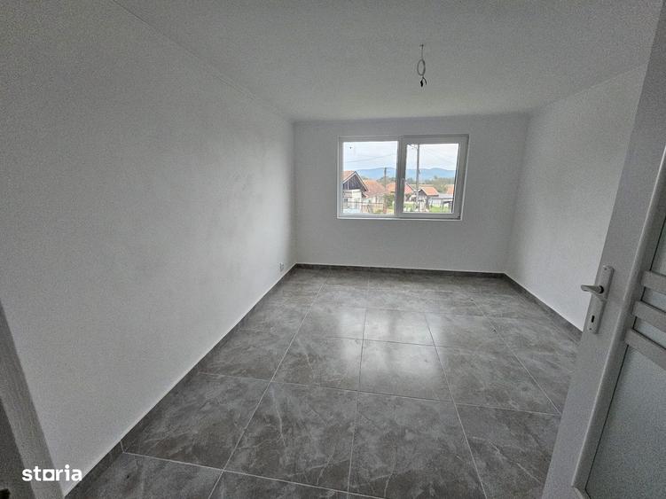 Casă cu 4 camere în Lăpușnic