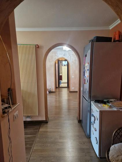 Apartament cu 3 camere semidecomandat în Ultracentral