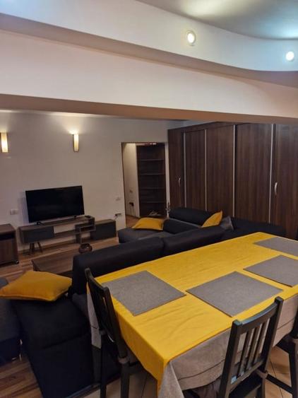 Apartament cu 2 camere semidecomandat, mobilat în Panduri